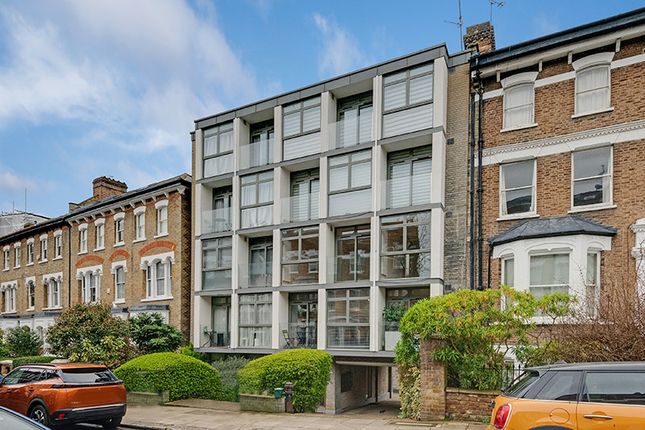 Flat to rent in South Hill Park Gardens, Hampstead