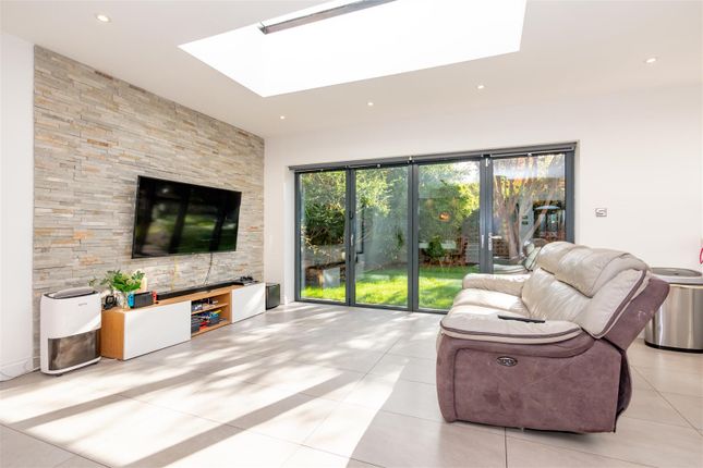 2A, Banbury Drive, Altrincham photo 3