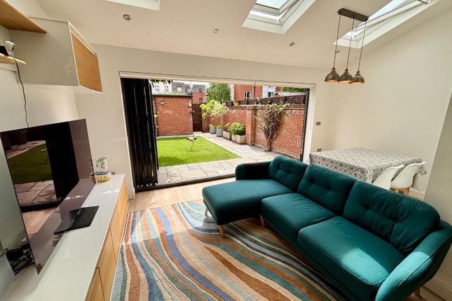 17, The Boulevard, West Didsbury photo 2