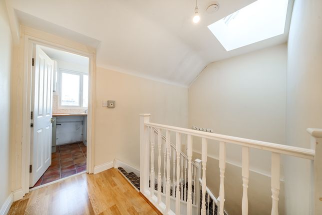 Flat to rent in Alexandra Park Road, London