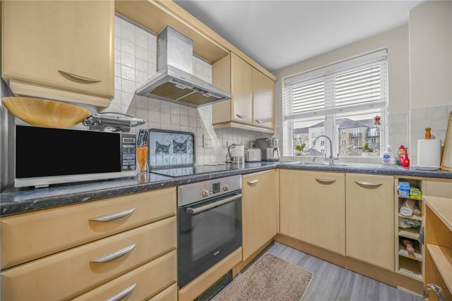 16 Boleyn Court,, Tudor Way, Woking photo 3