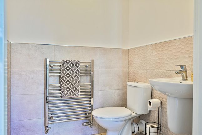 19, Burnhead Gardens, Carluke photo 4