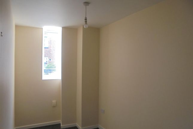 Shared accommodation to rent in Elder Road, Bramley, Leeds