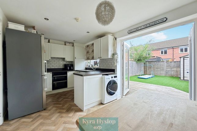 20, Sweet Chestnut, Exeter photo 2