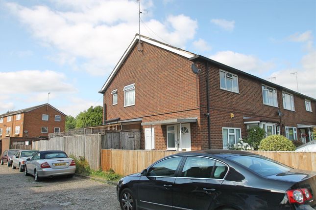 Thumbnail Flat for sale in Harcourt Road, Bushey