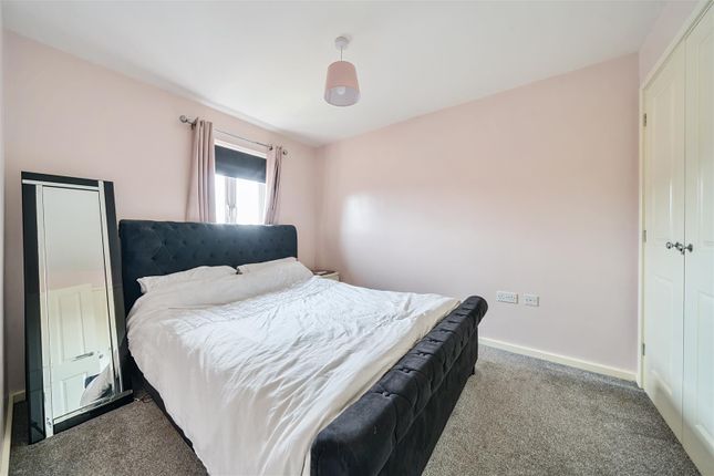 Terraced house for sale in Markham Rise, Bedford