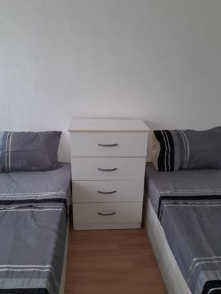 Thumbnail Room to rent in Hackney Road, London