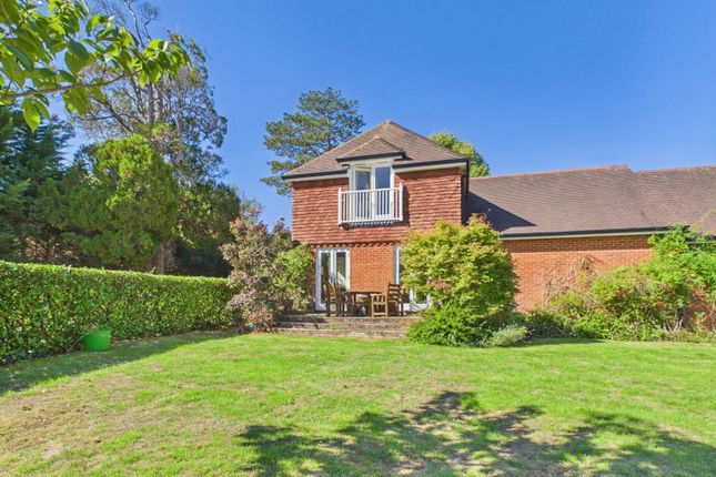 6 Summers Place, Stane Street, Billingshurst photo 2