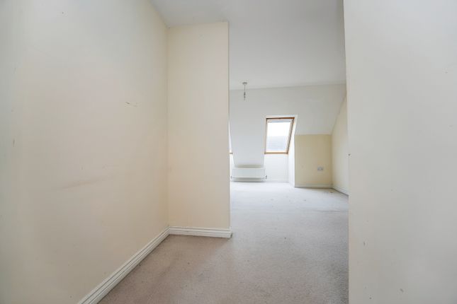 Town house for sale in Lavinia Walk, Taw Hill, Swindon