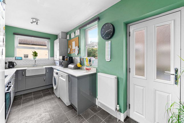 43 Stonefall Avenue, Harrogate photo 4