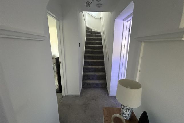 5,, Llys Cilsaig, Llanelli photo 4