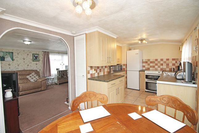 107, Primrose Drive, Poulton-le-Fylde photo 3