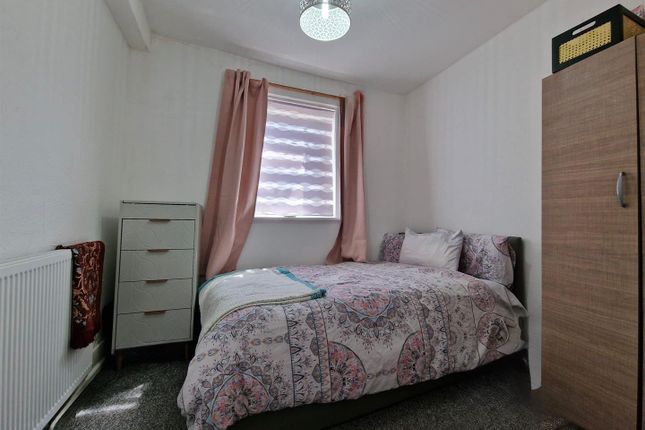 Flat Above, 146A, Portway, Stratford photo 3