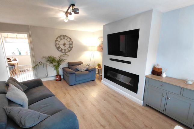 Thornlea Close, Leeds photo 3