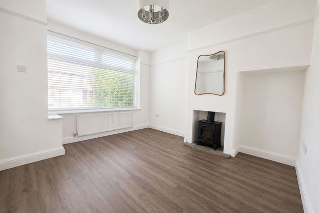 12 Eastfield Avenue, Manchester photo 3
