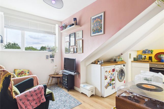 Flat 3, 404, Whitehall Road, Bristol photo 4