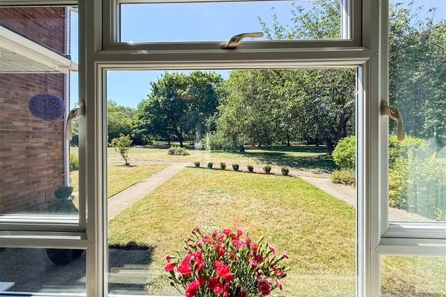9, Orwell Way, Burnham-On-Crouch photo 2