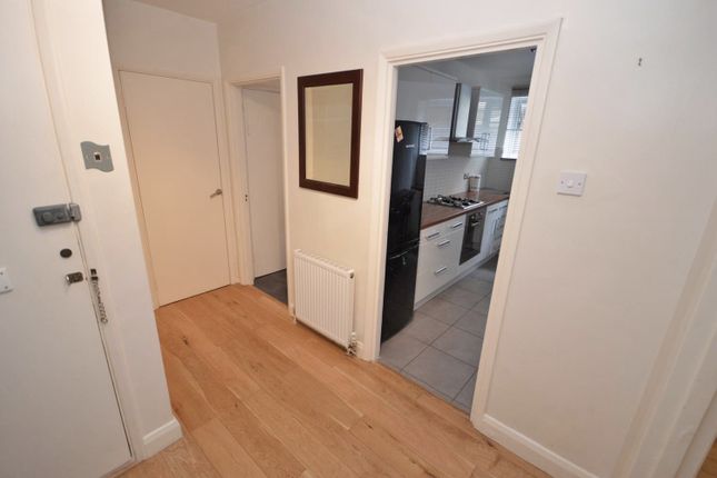 Flat to rent in Nether Street, London