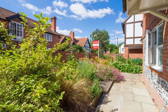 4 Belleme Mews, Goring on Thames photo 4