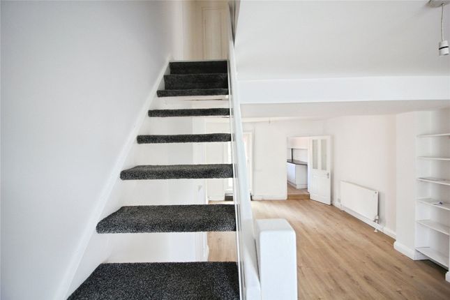 75, Elgar Road, Reading photo 4