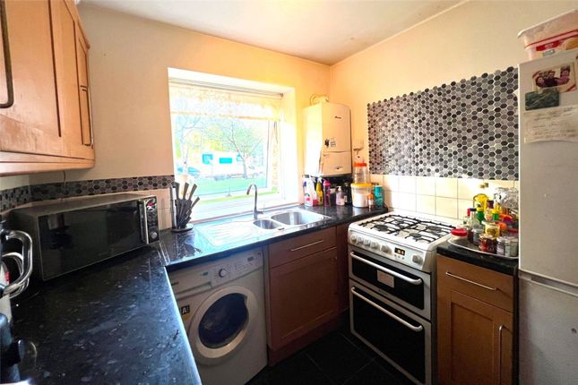 25 Birch Court Maldon Road, Wallington photo 4