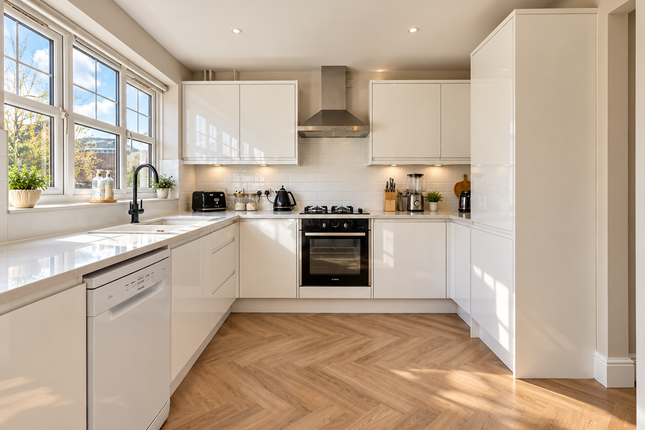 16, Monks Crescent, Leicester photo 3
