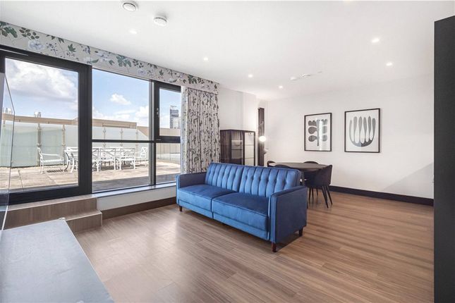 Thumbnail Flat to rent in Tower Bridge Road, London