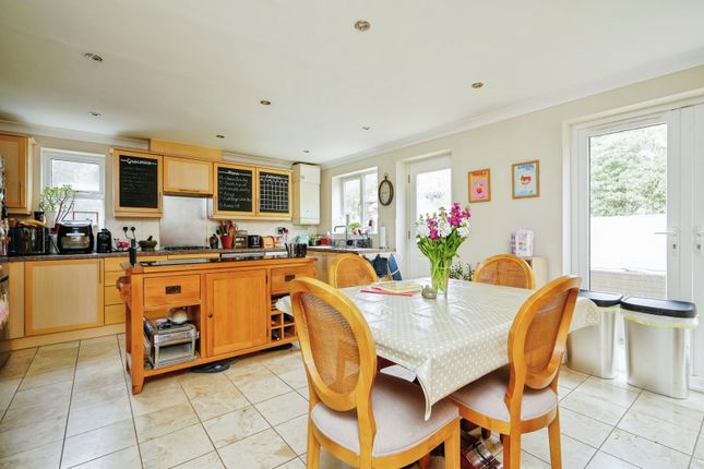 4, Dittander Close, Oxfordshire photo 2
