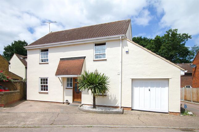 Thumbnail Detached house for sale in Roding Drive, Kelvedon Hatch, Brentwood