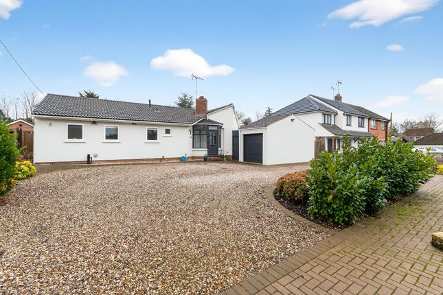 2-bed house on Hawthorns, Fen Lane, Upminster, £800,000