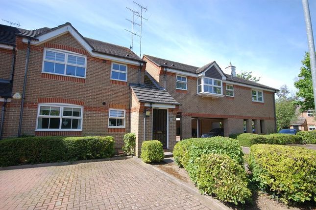 Thumbnail Flat to rent in Salters Close, Rickmansworth