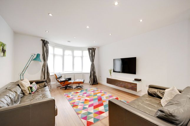 30, Highcroft Gardens, London photo 2