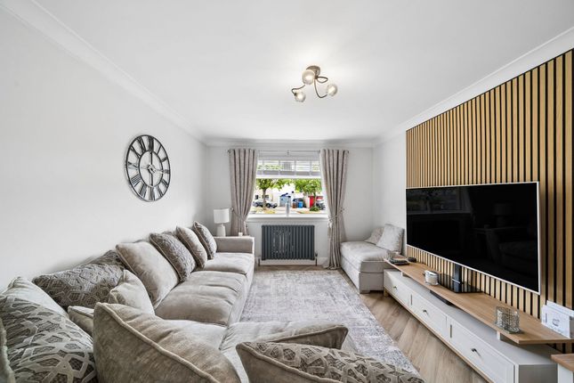 13 Aller Place, Livingston photo 3