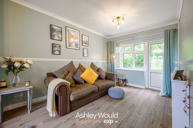 12, Hernehurst, Birmingham photo 4