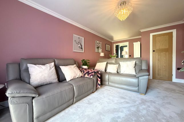 73 Springfield Gardens, Aberdare photo 4