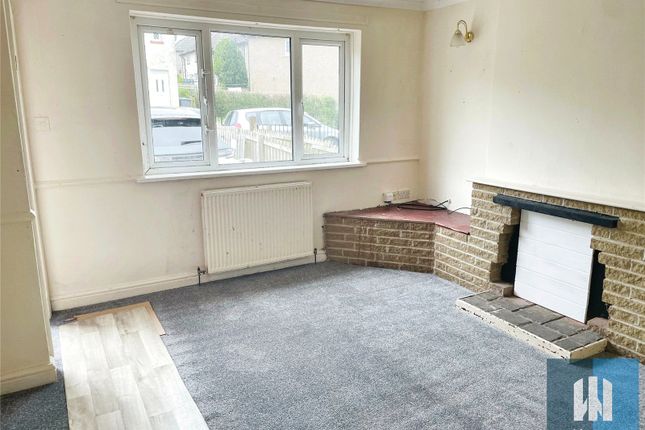 4, Sheepridge Grove, Huddersfield photo 3