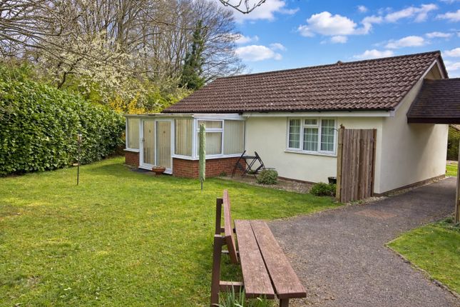 29, Preston Close, Bedford photo 2