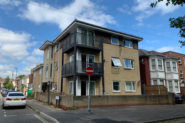 2 bed flat to rent in Millbrook, Southampton, Hants SO15
