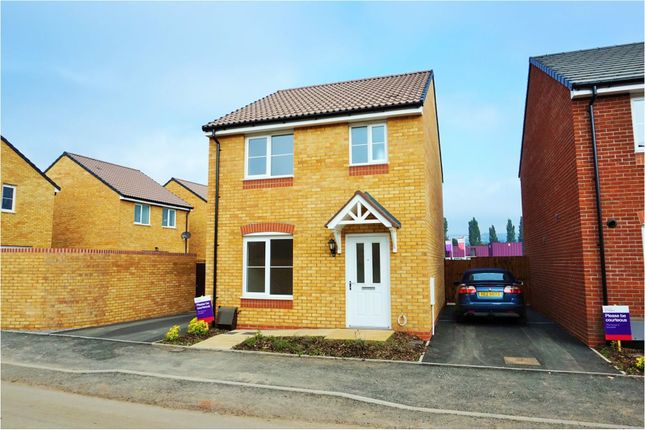 Detached house to rent in Spitfire Road, Rogerstone