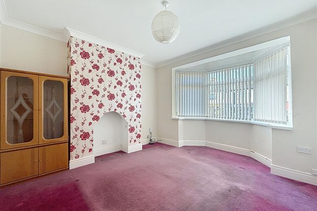 21, Cliff Road, Hornsea photo 3