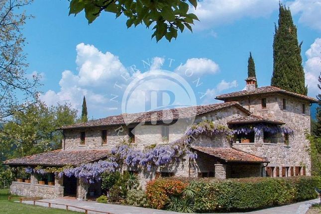 Villa for sale in Chiusi Della Verna, Tuscany, 52010, Italy