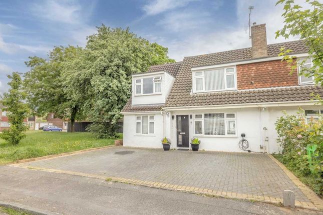 Thumbnail Semi-detached house for sale in Hinksey Close, Langley