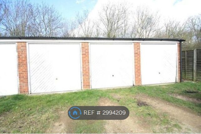 Favell Drive, Furzton, Milton Keynes photo 3