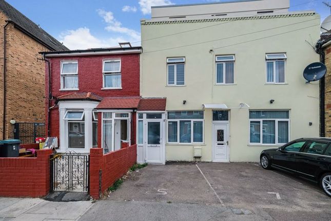 Thumbnail Flat for sale in South Grove, Tottenham