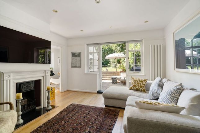 16, Oakwood Road, Hampstead Garden Suburb photo 3