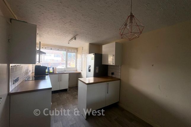 51, Lumsden Road, Southsea photo 4