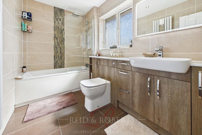12, Yr Aber, Holywell photo 4