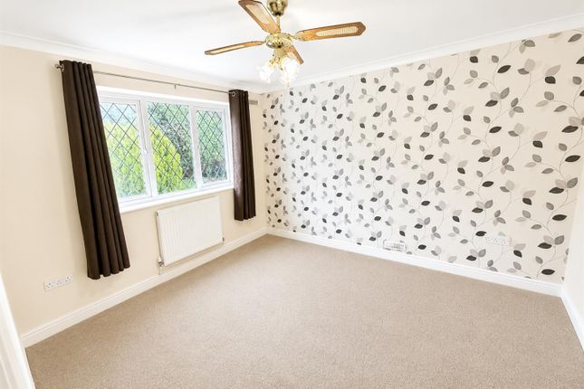 71, Boyce Road, Stanford-Le-Hope photo 4