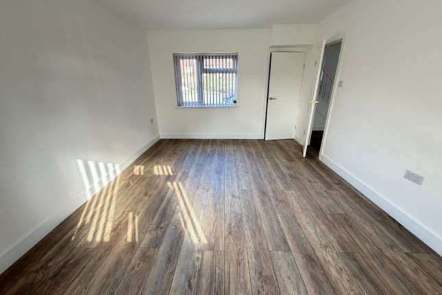 Godson Crescent, Kidderminster photo 4