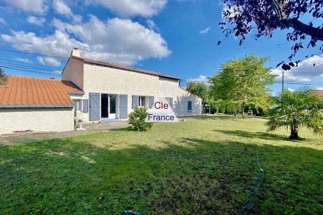 Thumbnail Detached house for sale in Thouare-Sur-Loire, Pays-De-La-Loire, 44470, France